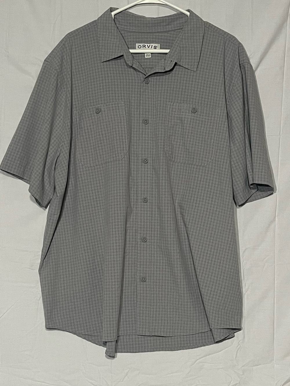 Orvis Men's Short-Sleeve Button-Down Shirt in Gray